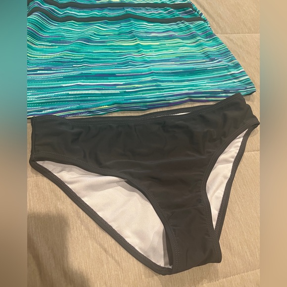 Teal Tankini - Picture 4 of 8